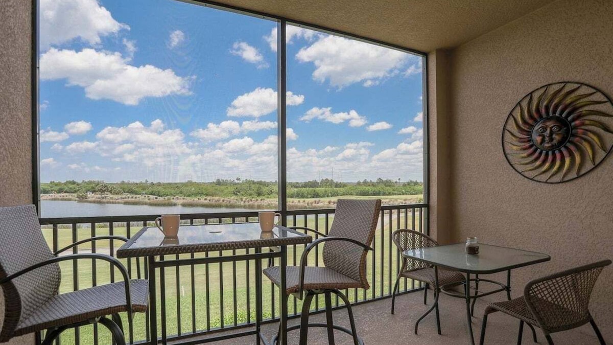 Braden River Condo | Second Floor River Strand Condo Overlooking the Golf Course - Sunny Life