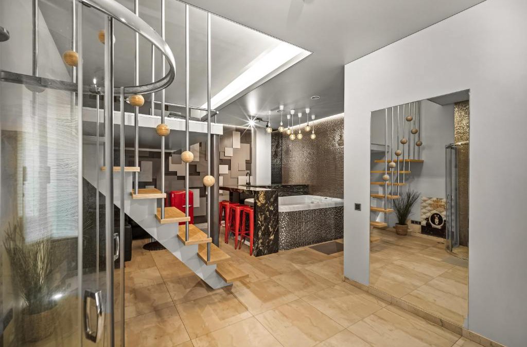 Business District Apartment | Secret Lounge - Cozy Studio with Sauna and Jacuzzi
