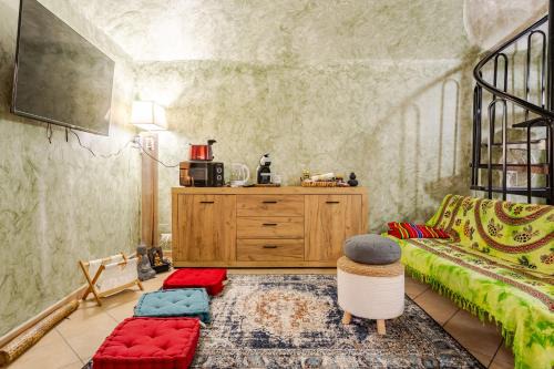 Casale Monferrato Apartment | Secret Zen House in the Center W Free Parking and 24Hours Automatic Check-In - With Netflix & DisneyPlus