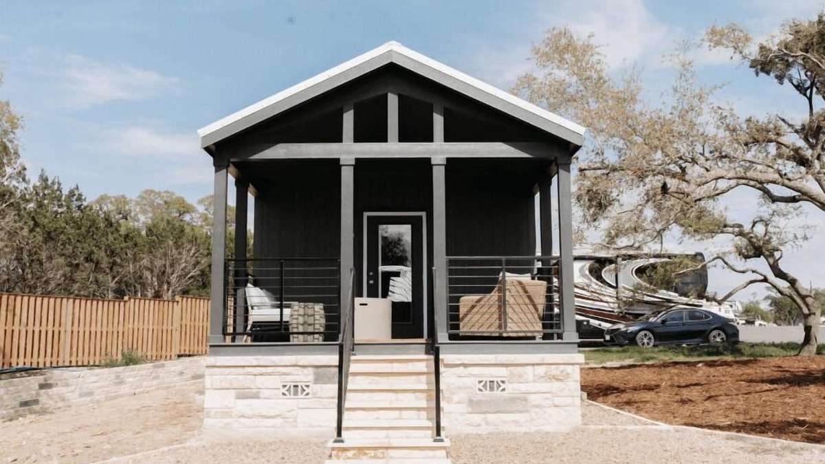 Wimberley Cabin | Secretariat Cabin - Cabin sleeps up to 4 people. Pet friendly.