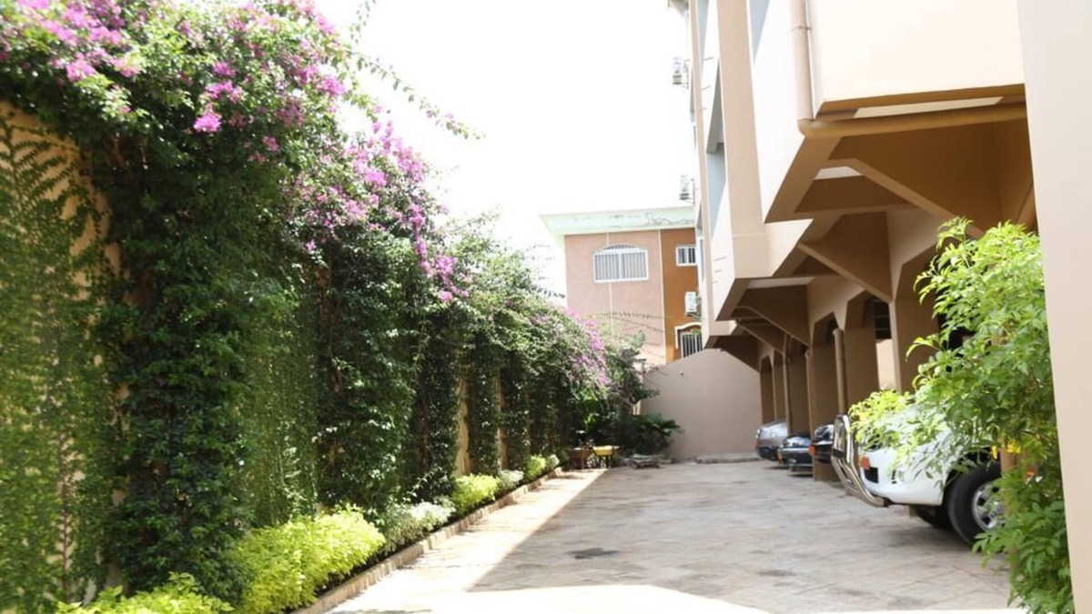 Yaounde House | Secure high standing apartments and studio 10min from Nsimalen airport
