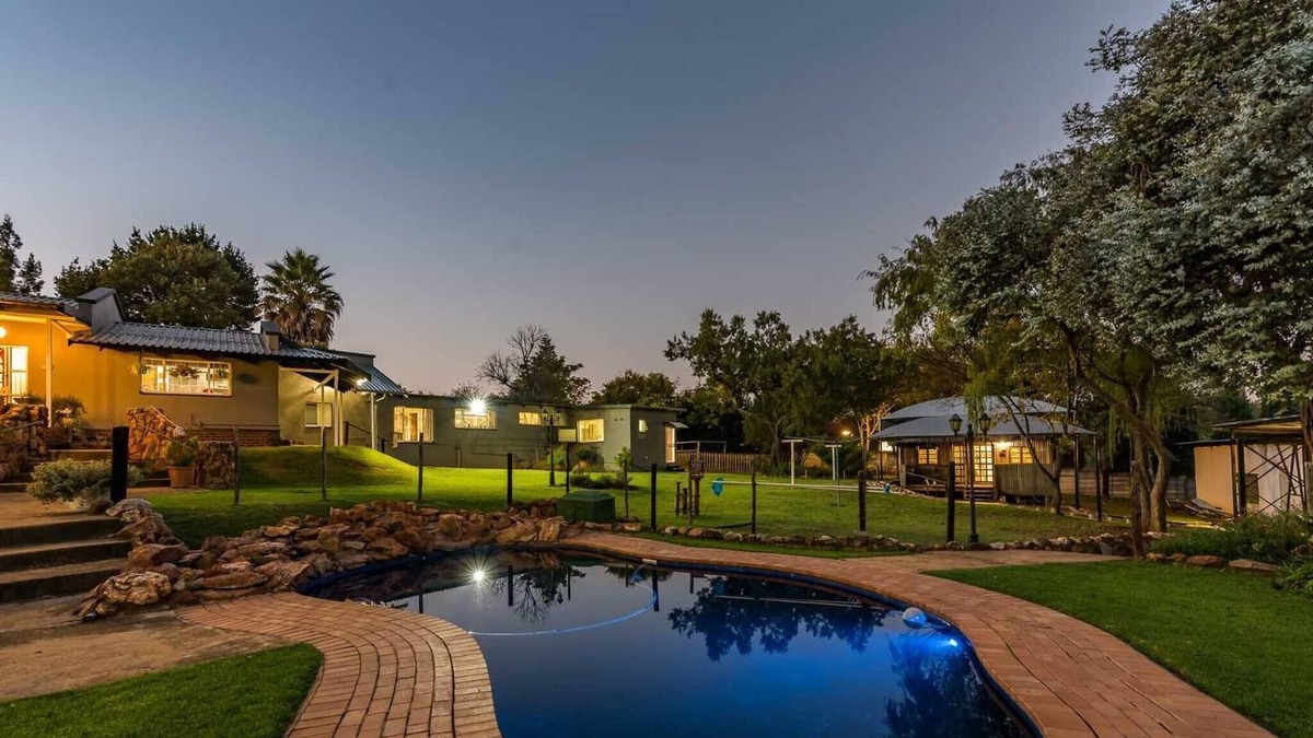 Krugersdorp Apartment | Secure Self-catered Apartment With Pool