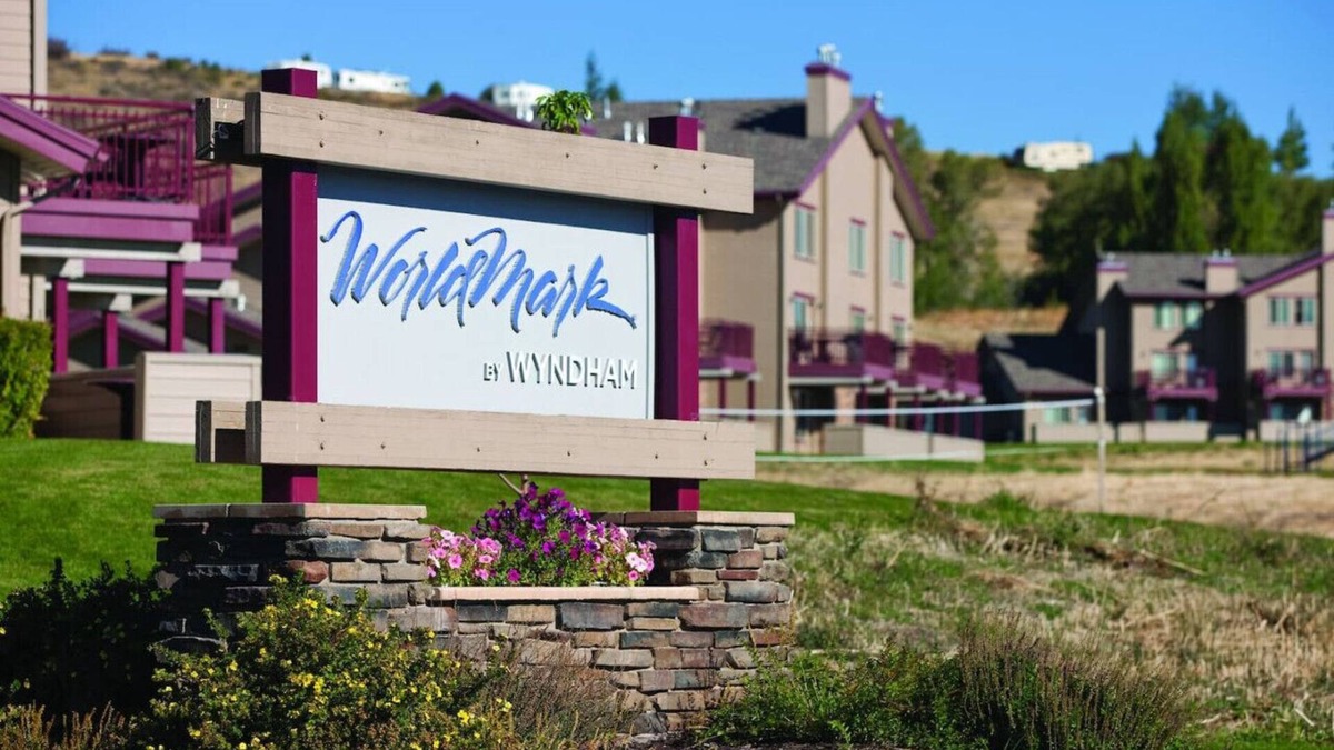 Harbor Village Apartment | See all Bear Lake has to offer in this 1BD resort