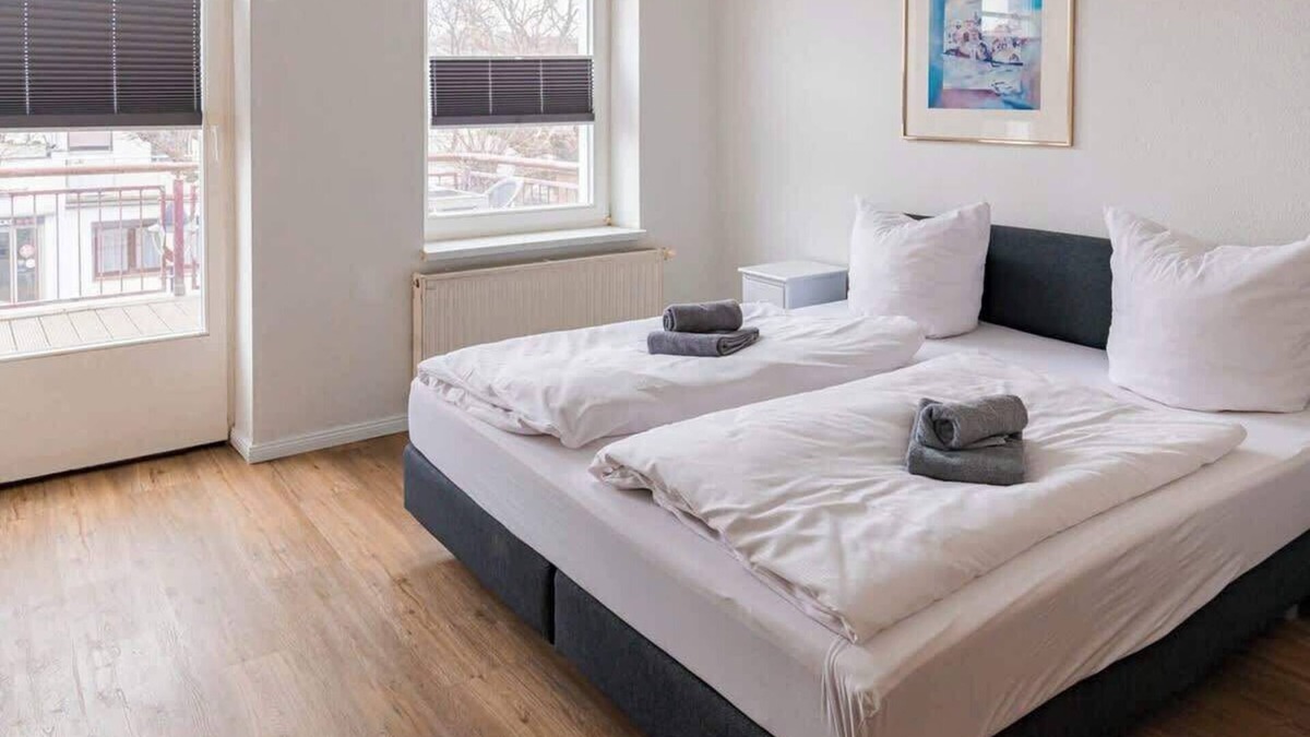 Warnemuende Apartment | Seenelke Summary: Com