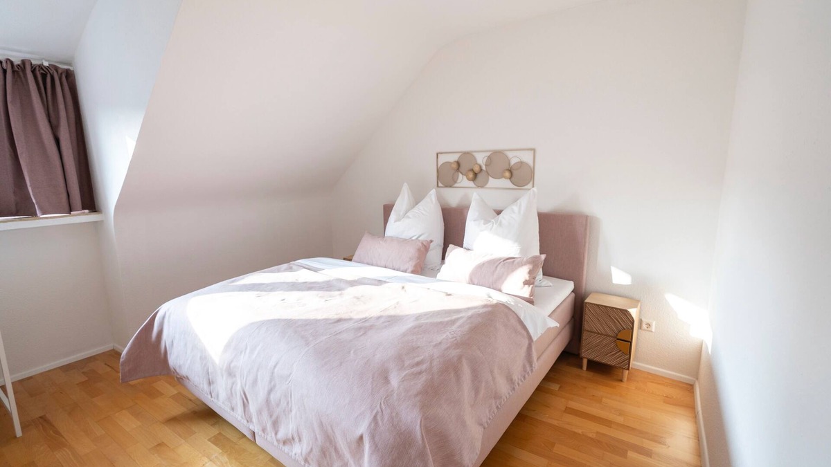 Fishermen's Quarter Apartment | Seerose, City apartment, 5 minutes from the train station, 6 persons, 3 bedrooms