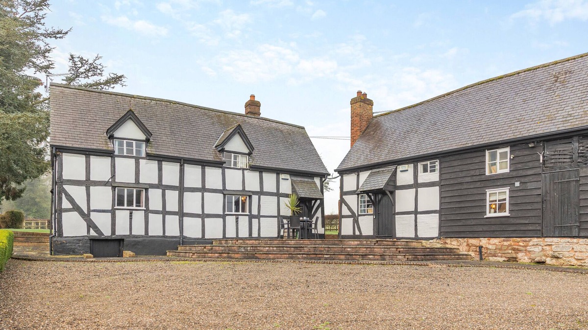 Shelsley Walsh House | Segrave - Two Bedroom House, Sleeps 4