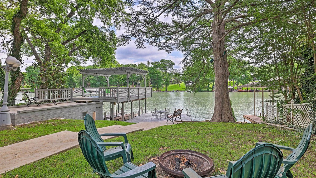 Seguin House | Seguin Home on Lake Placid w/Boat Dock!
