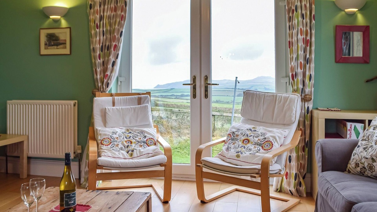 Haverfordwest Cottage | Selected for its fantastic sea views, set at the edge of the charming hamlet of Mathry.