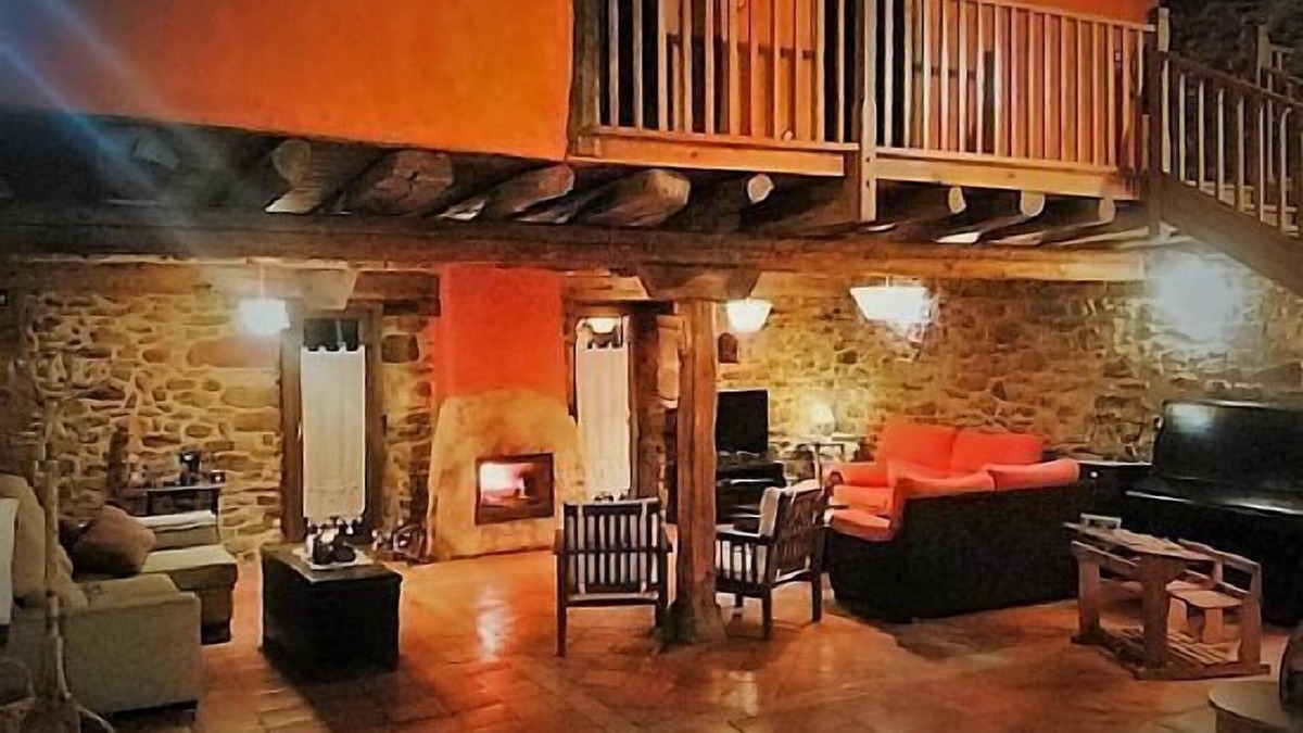 Pineda de la Sierra Cottage | Self catering El Hayedo for 8 people