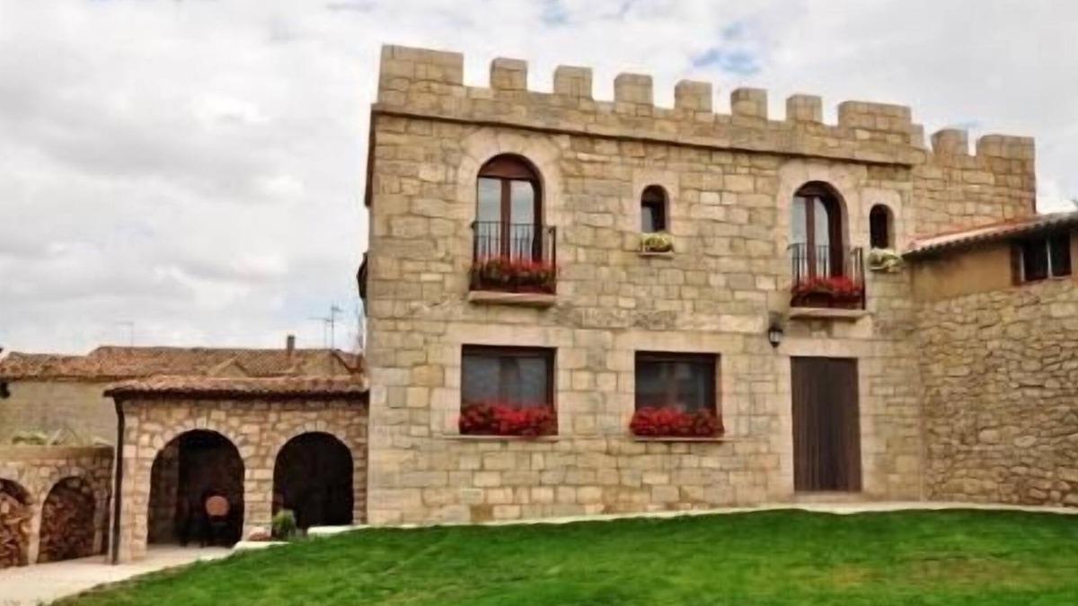 Citores del Paramo Cottage | Self catering Castle Eugenio for 6 people