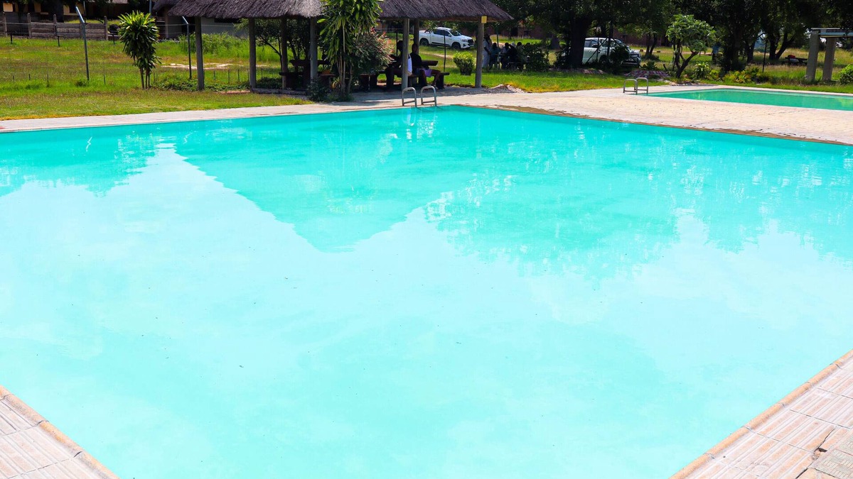 Flora Park Ski Chalet | Self Catering Chalets - Manyeleti