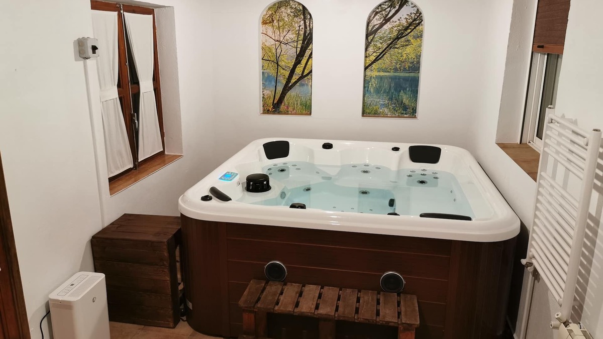 Casas de Benitez Cottage | Self catering El Jardin Manchego for 8 people