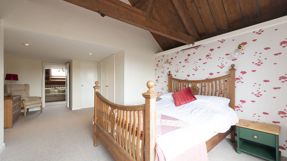 West Milton House | Self-Catering Farmhouse Cottage set in the Dorset Countryside (Pet Friendly)