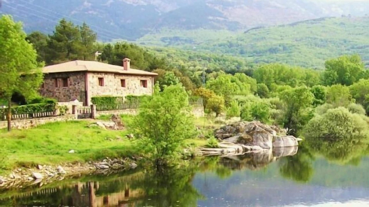 Navaluenga Cottage | Self catering Venero Claro, Agua Clara y la Fontana for 27 people