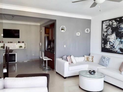 Santiago de los Caballeros Apartment | Self check in , moderno, A/C completo Wifi, TV 4K