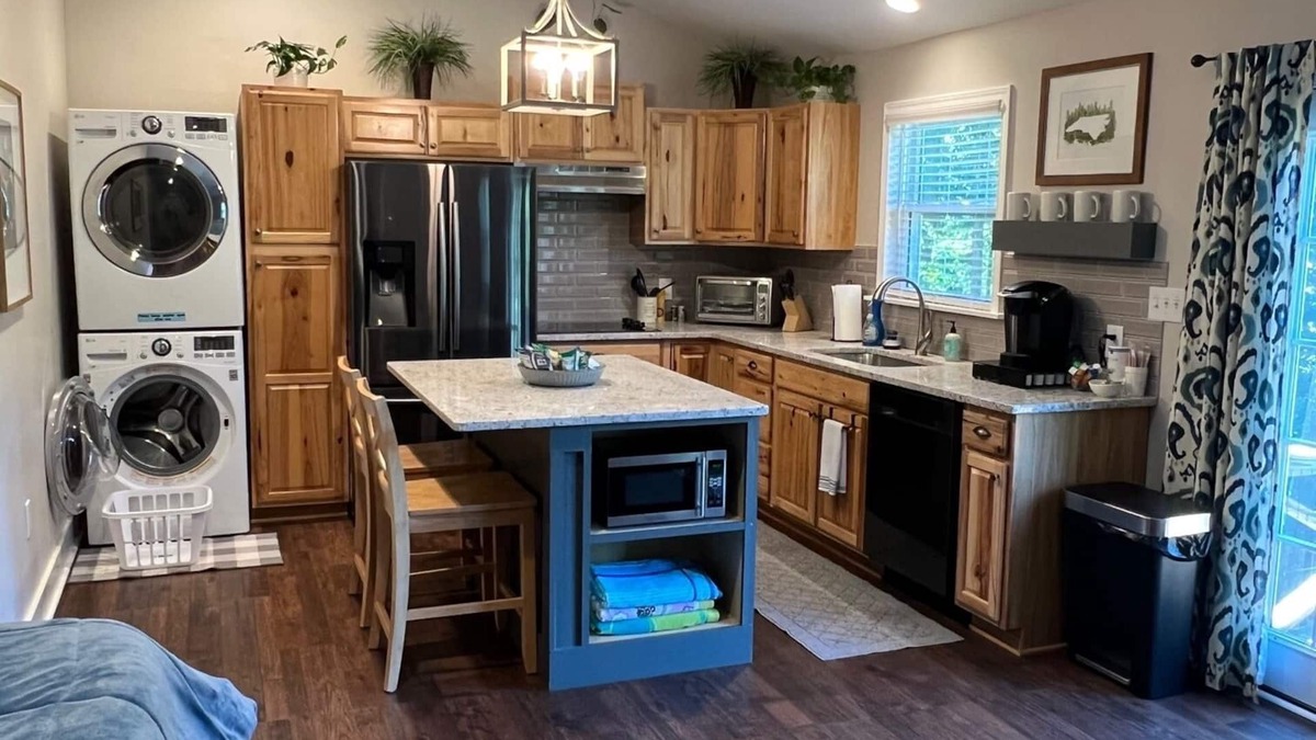 Denver House | Self Check In! Super Cute Studio Apartment! Private Entrance!