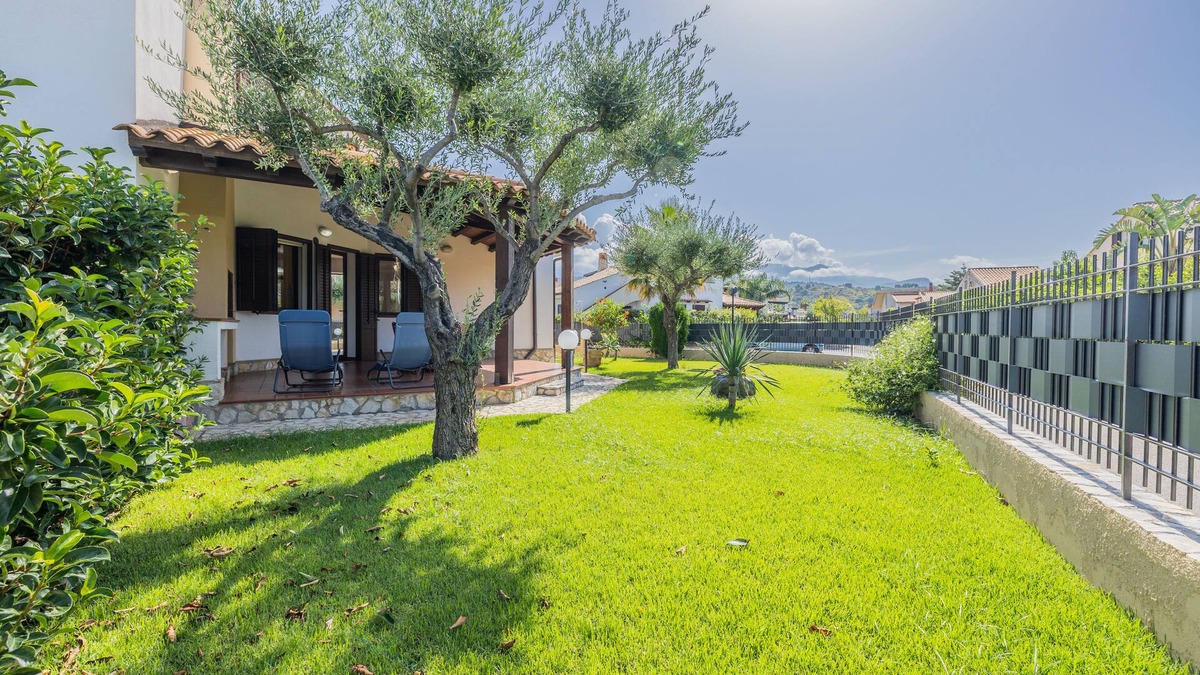 Piana Calzata Villa | Self check-in. VILLECEFALU. Villa with Veranda, 2 bedrooms, 2 bathrooms