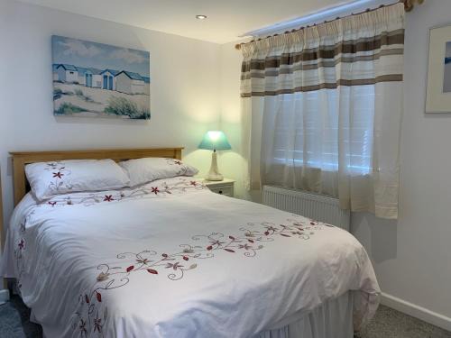 Southbourne Apartment | Self contained annex with bedroom bathroom sitting room and kitchenette