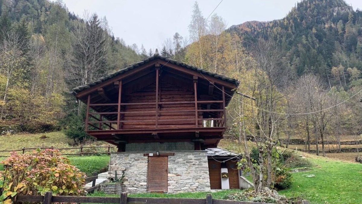 Gaby Ski Chalet | Self-contained chalet with garden and all amenities. Preference x seasonal rental