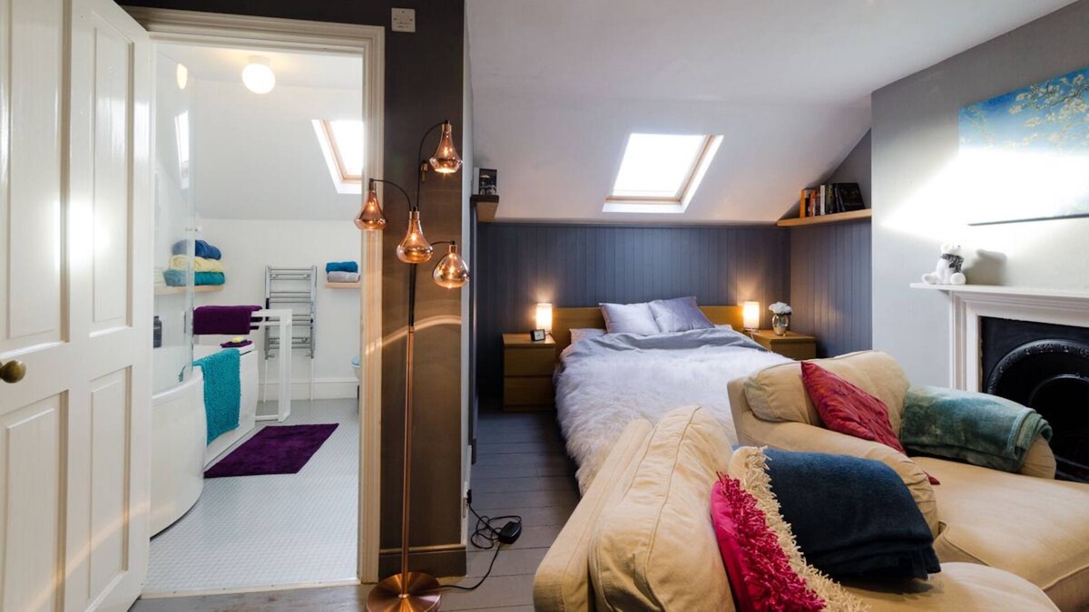 Tiverton Apartment | Self-contained loft space in my house - please check out Airbnb reviews!
