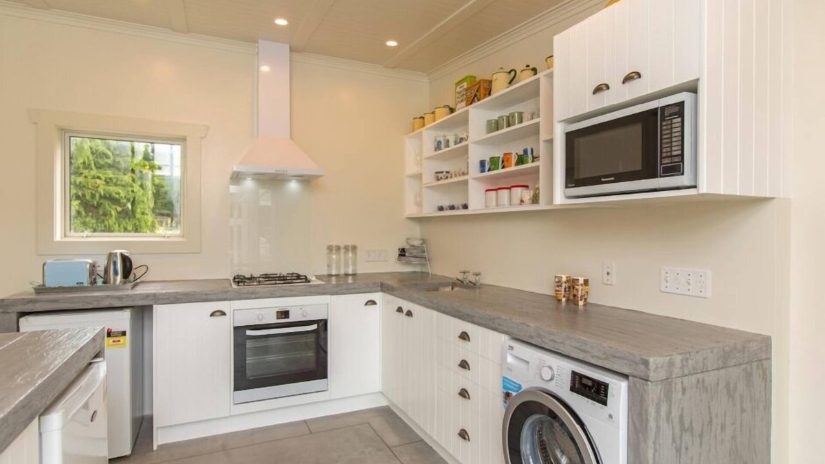 Lower Hutt Other | Self contained farm-stay cottage, rural location - Whitemans Valley, Hutt Valley