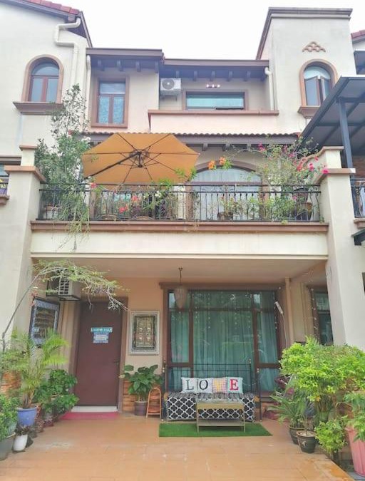 Semenyih Villa | Semenyih Escapar Villa by Dan