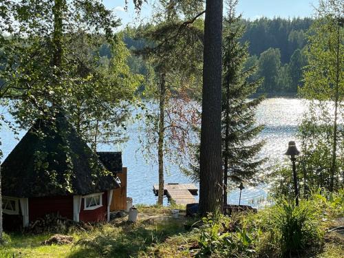 Aijala Apartment | Semi-detached cottage by the lake