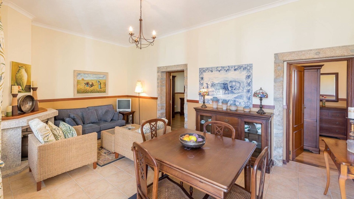 Vila Flor House | Semi-detached holiday home on an estate with a swimming pool