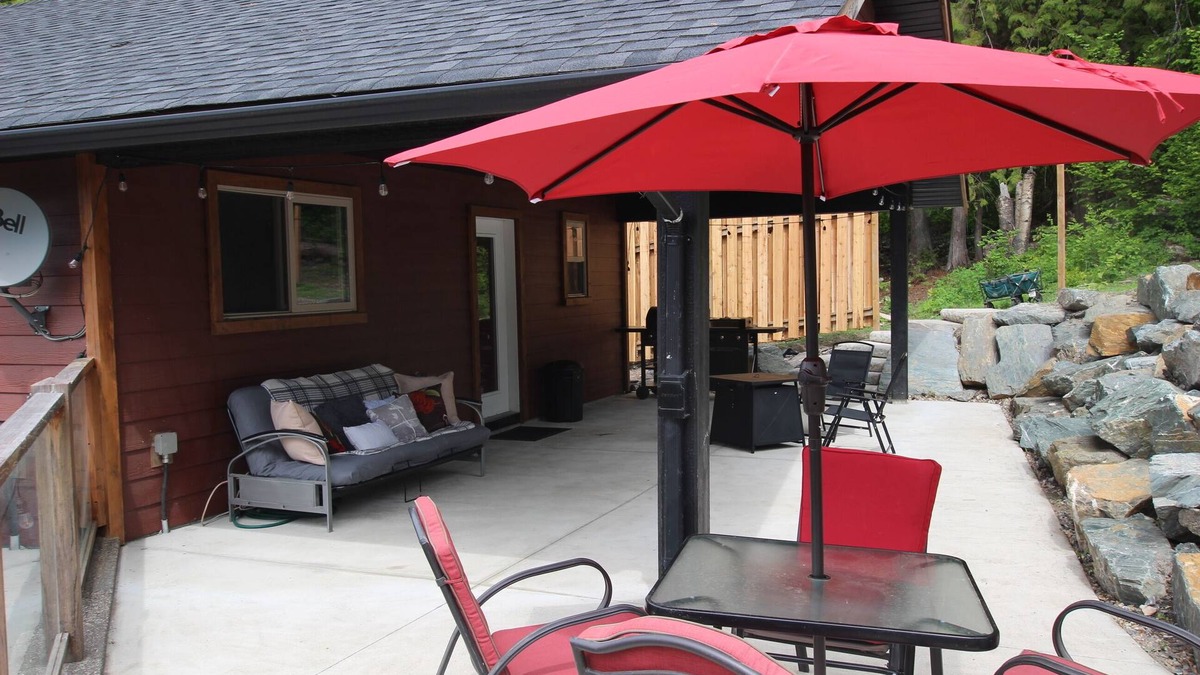 Blind Bay House | Semi Lakefront 2 Bedroom Private Suite
