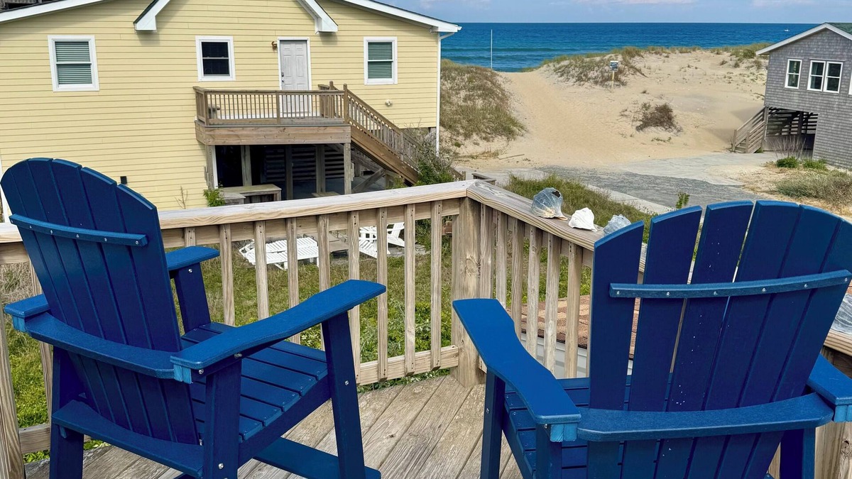 South Nags Head Cottage | SEMI-OCEANFRONT 70 Steps to Beach! 3 Decks/Ocean Views. Delightful Family Fun!