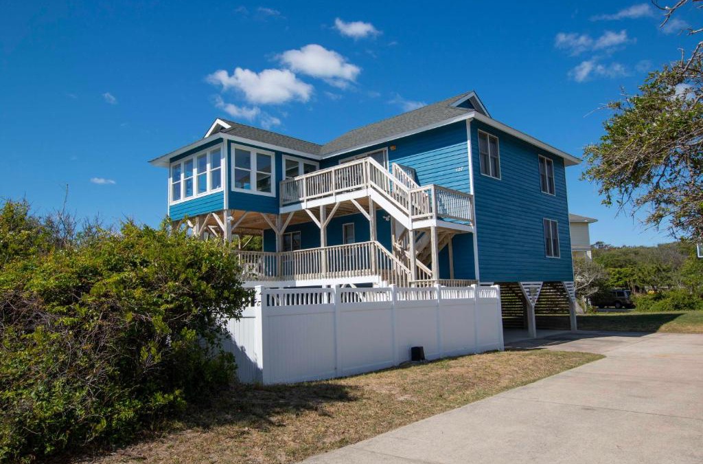 Tuckahoe House | Semi-Oceanfront, Private Pool, Poolside Bar, Hot Tub, Ocean Views! T1, Sailaway