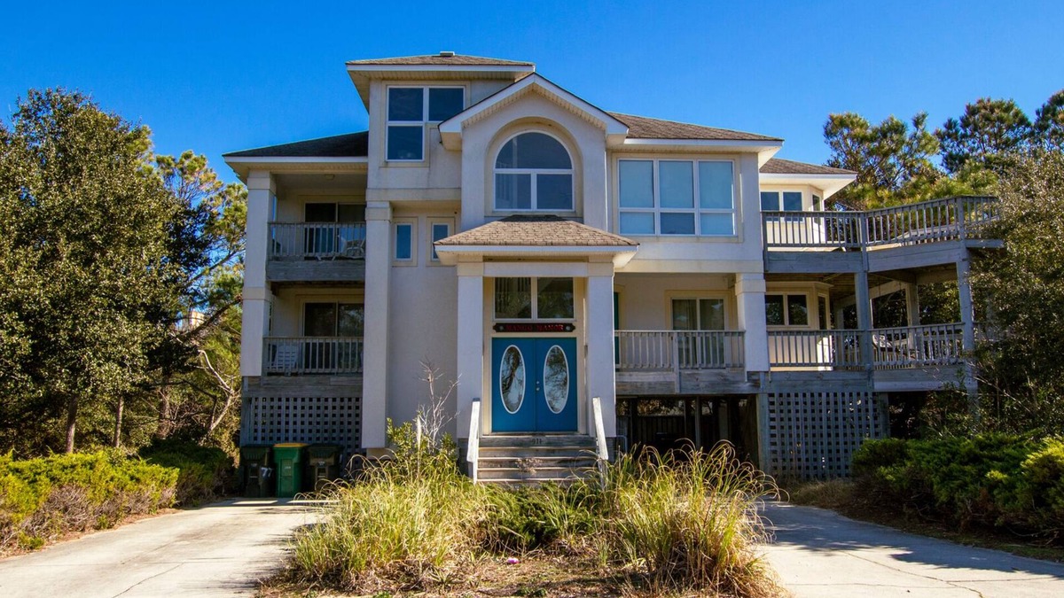 Monteray Shores House | Semi-Soundfront, Private Pool, Hot Tub, Gas grill, MS9, Mango Manor