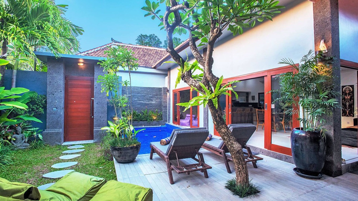 Laksmana Villa | SEMINYAK BEACH - Villa Ellen - SENSATIONAL REVIEWS - 150metres to the Beach