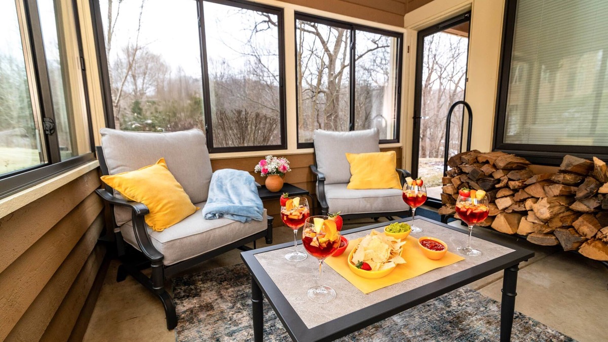The Galena Territory House | SemiPrivate Pool/Cozy Porch/Walk to Resort, Spa and Golf!