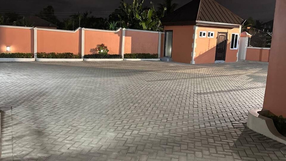 Koforidua Hotel | Senalli Hotel