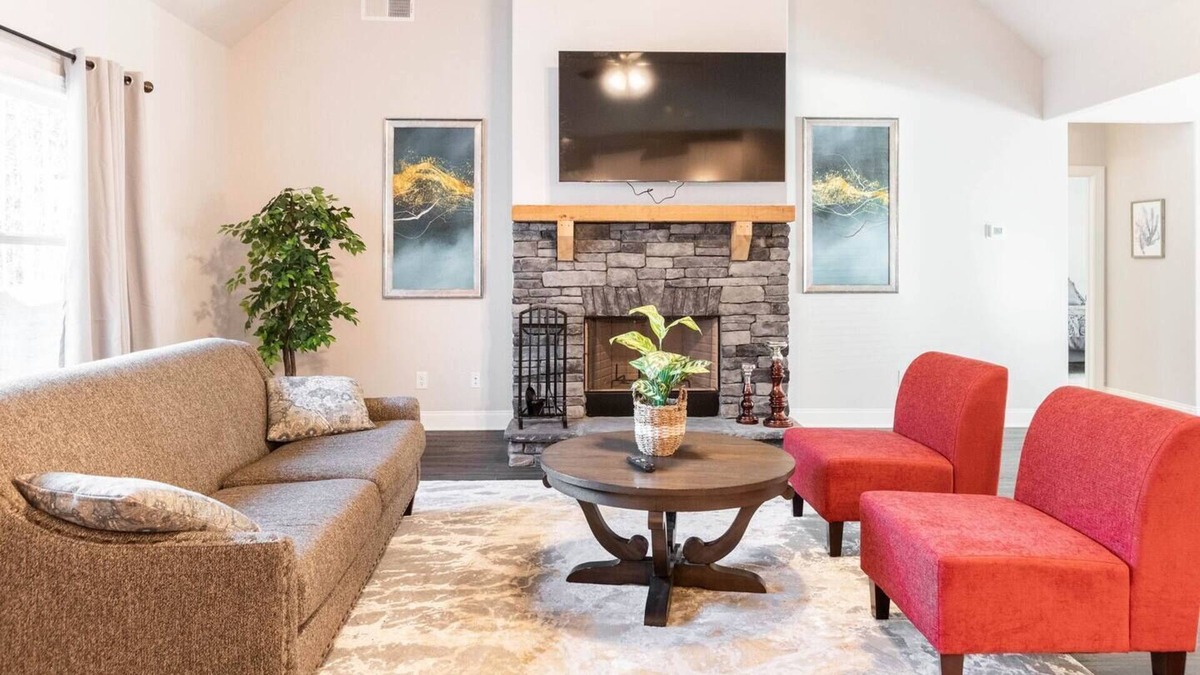 Senoia House | Senoia Secluded Retreat/Master Suite on Main Floor