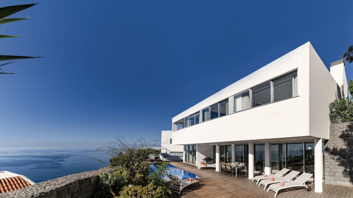 Garajau Villa | Sensational Madeira Villa | Villa Garajau Do Mar | 4 Bedroom | Sea View | Heated Pool | Games Room
