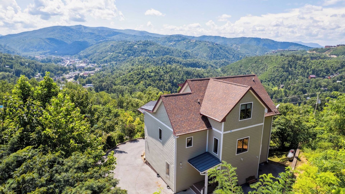 Gatlinburg Cabin | Sensational View: Gatlinburg's Best View! Gorgeous Custom Home Minutes from Town