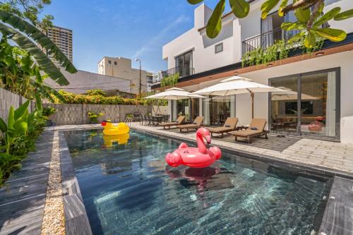 Ngu Hanh Son Villa | Sense Pool Villa - Luxurious 500m2 Pool Mansion Walk to My Khe Beach
