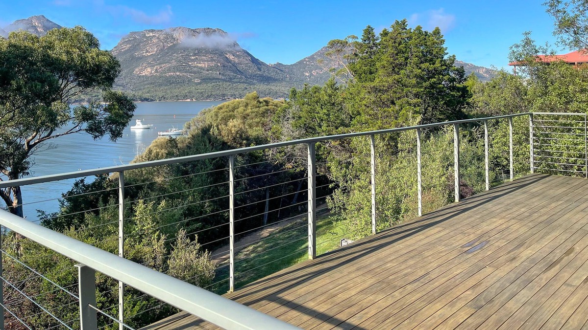 Coles Bay House | Sentinel on Florenece