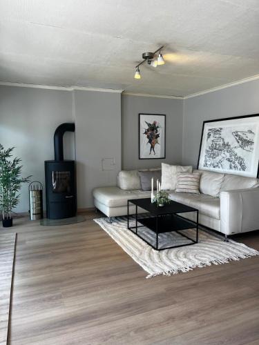 Sandnes Apartment | Sentral, romslig og lys leilighet med parkering
