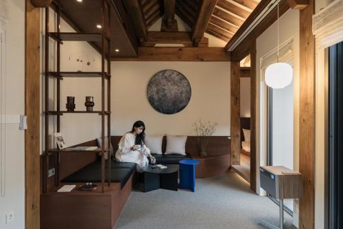 Seochon House | Seoul Jongno Hanok Stay Seochonbyuldang-Subway5mim