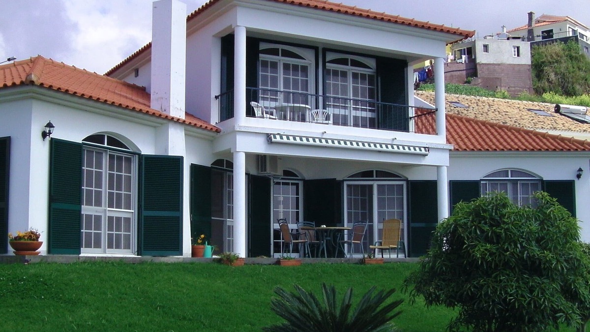 Ponta do Sol Apartment | Separate apartment on the first floor of a family house with private pool & WiFi
