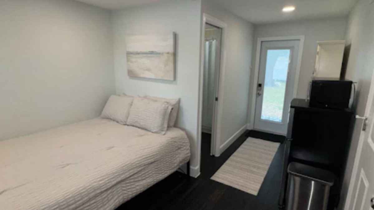 Sun Bay South Apartment | Separate-entrance Charming South Tampa Studio