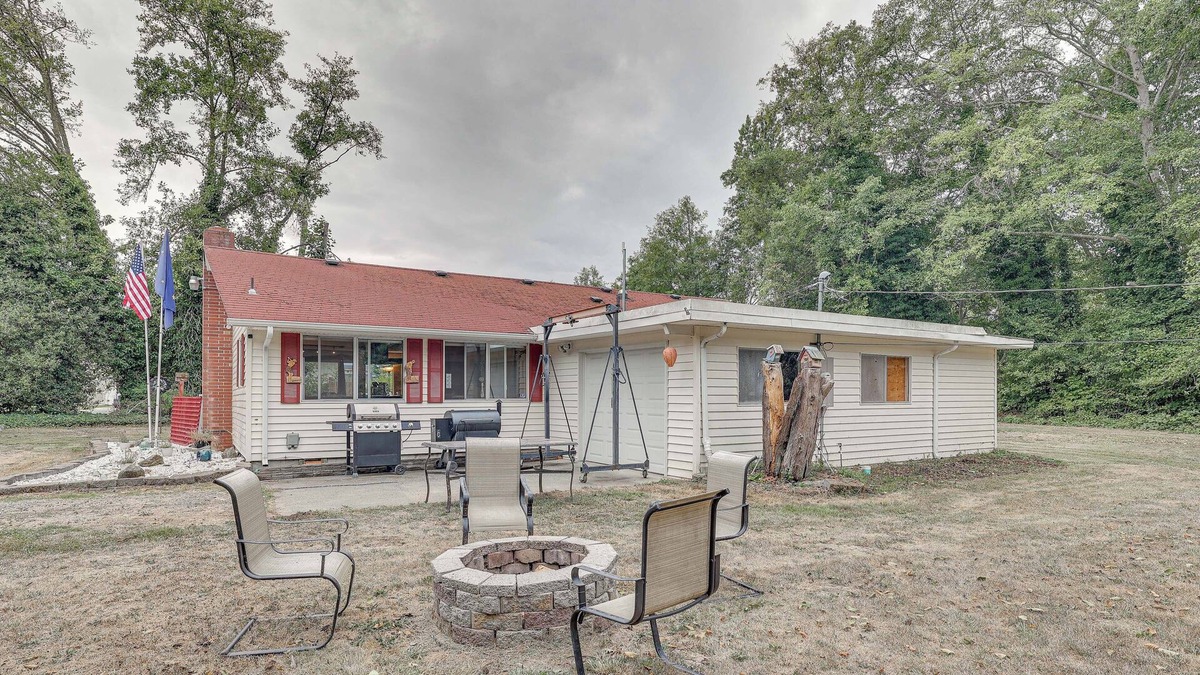 Sequim House | Sequim Vacation Rental w/ Private Pool & Fire Pit!