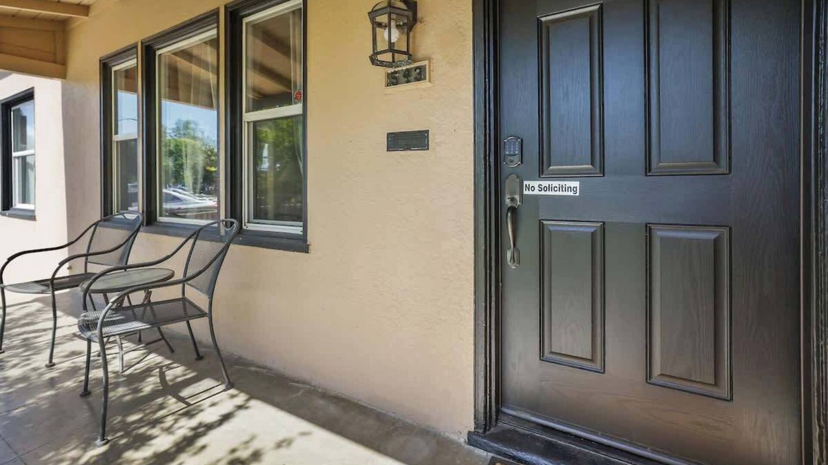 Tulare House | Sequoia Bungalow w/BBQ, WiFi