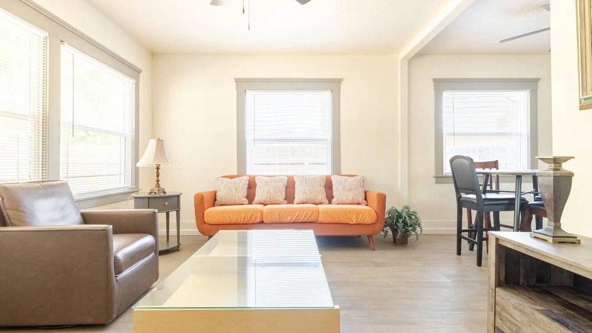 Visalia House | Sequoia/Kaweah Hospital Duplex 2/2