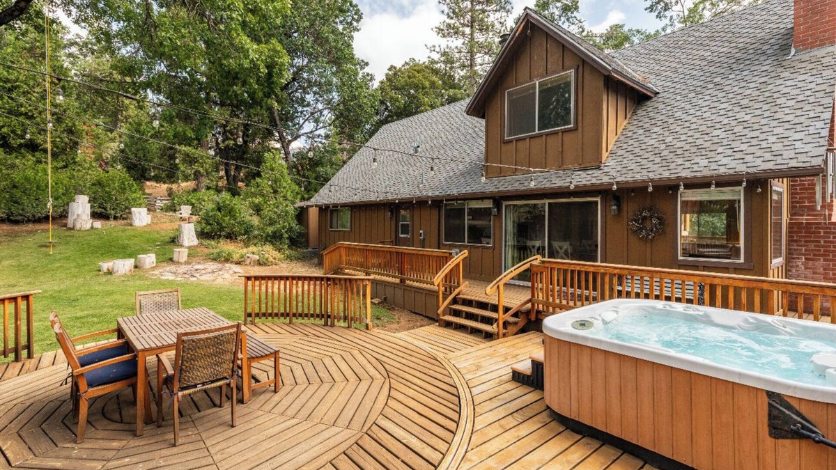 Camp Nelson Cabin | Sequoia Retreat: Spacious Cabin/Hot Tub/Sun Deck