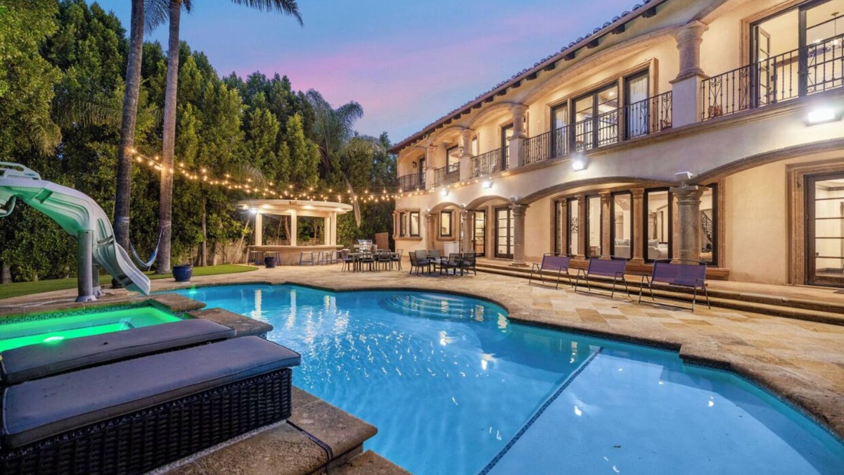 Tarzana Villa | Serano Estate - Elegant Mediterranean Estate in the heart of Tarzana