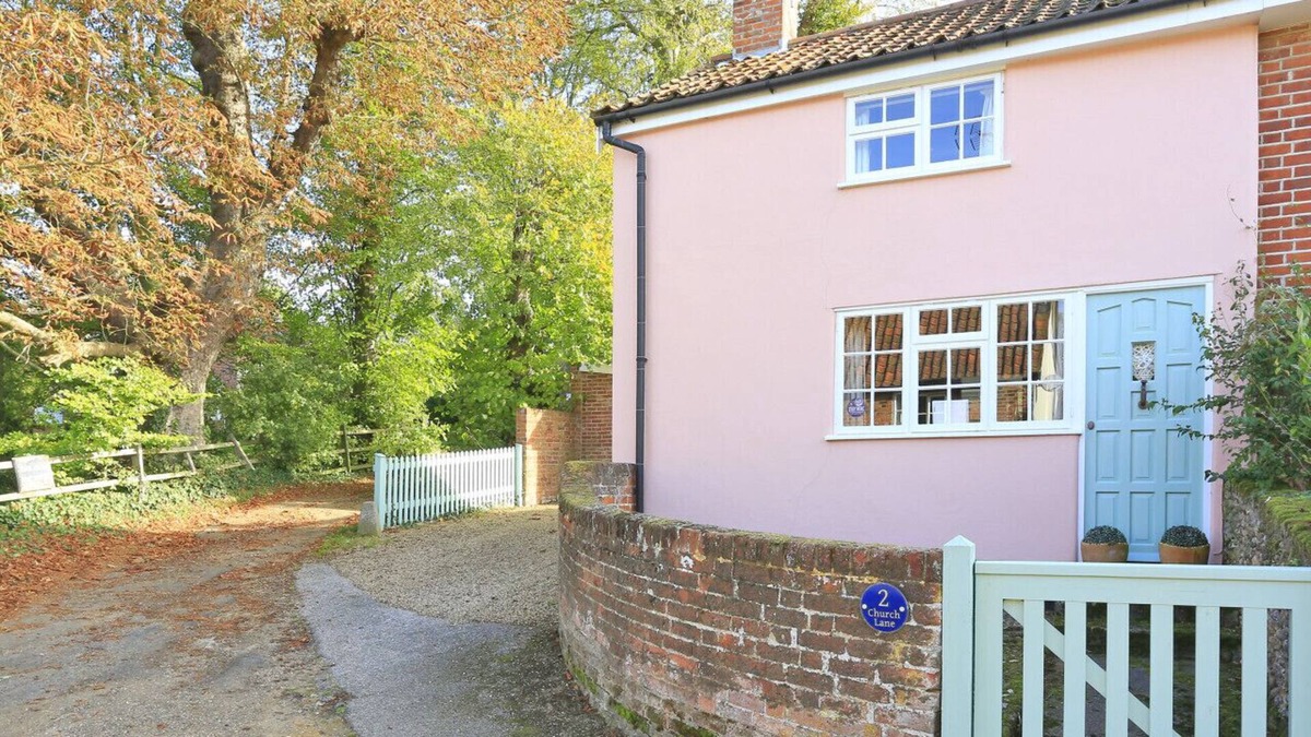 Martlesham Heath House | Serena Cottage - Two Bedroom House, Sleeps 3